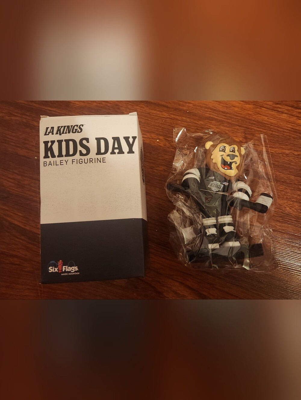 Los Angeles Kings Mascot Bear Figurine - Black & White